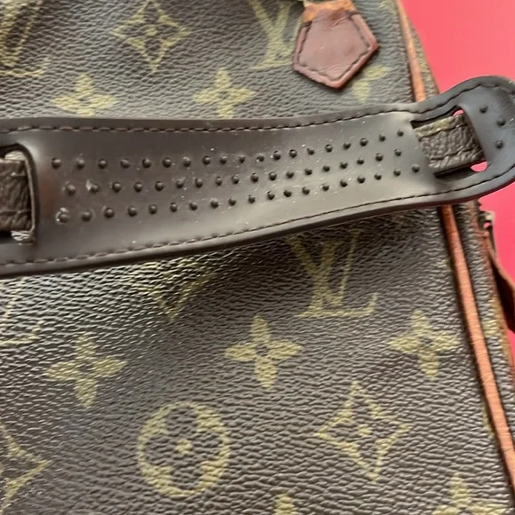 Louis Vuitton cross body Bag vintage - Picture 10 of 12